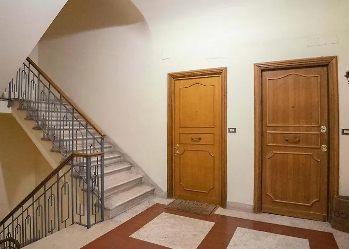 Easytopstay - Trastevere Cozy Nest With Terrace Roma